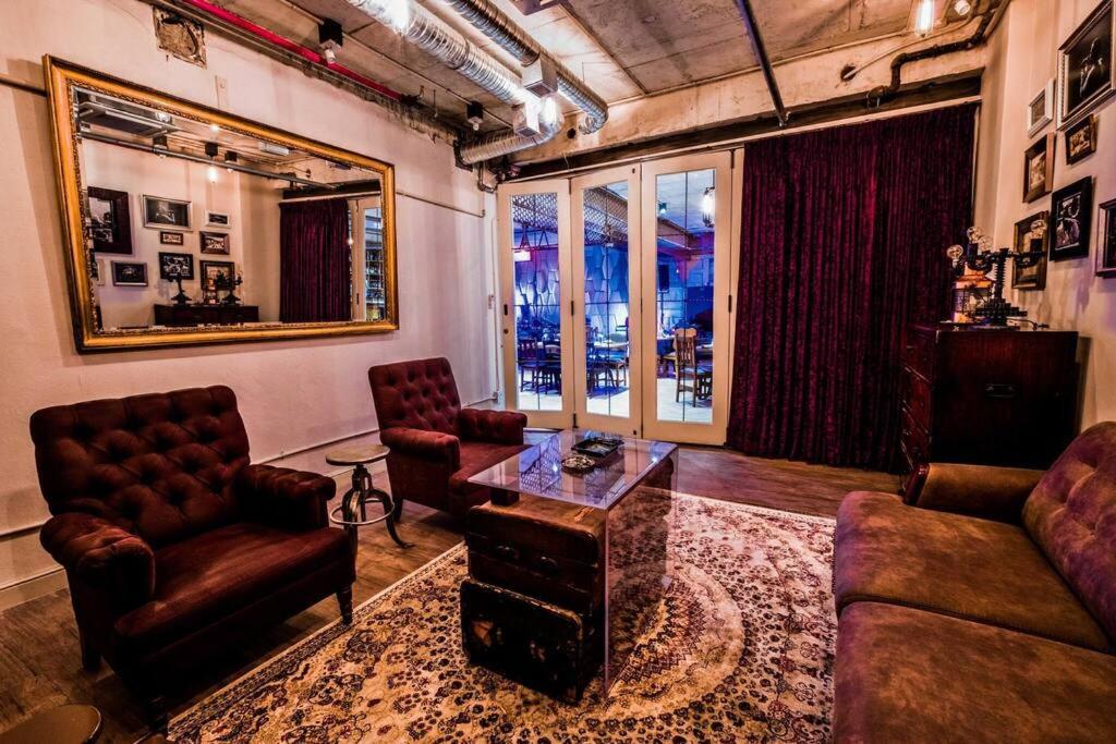 lounge