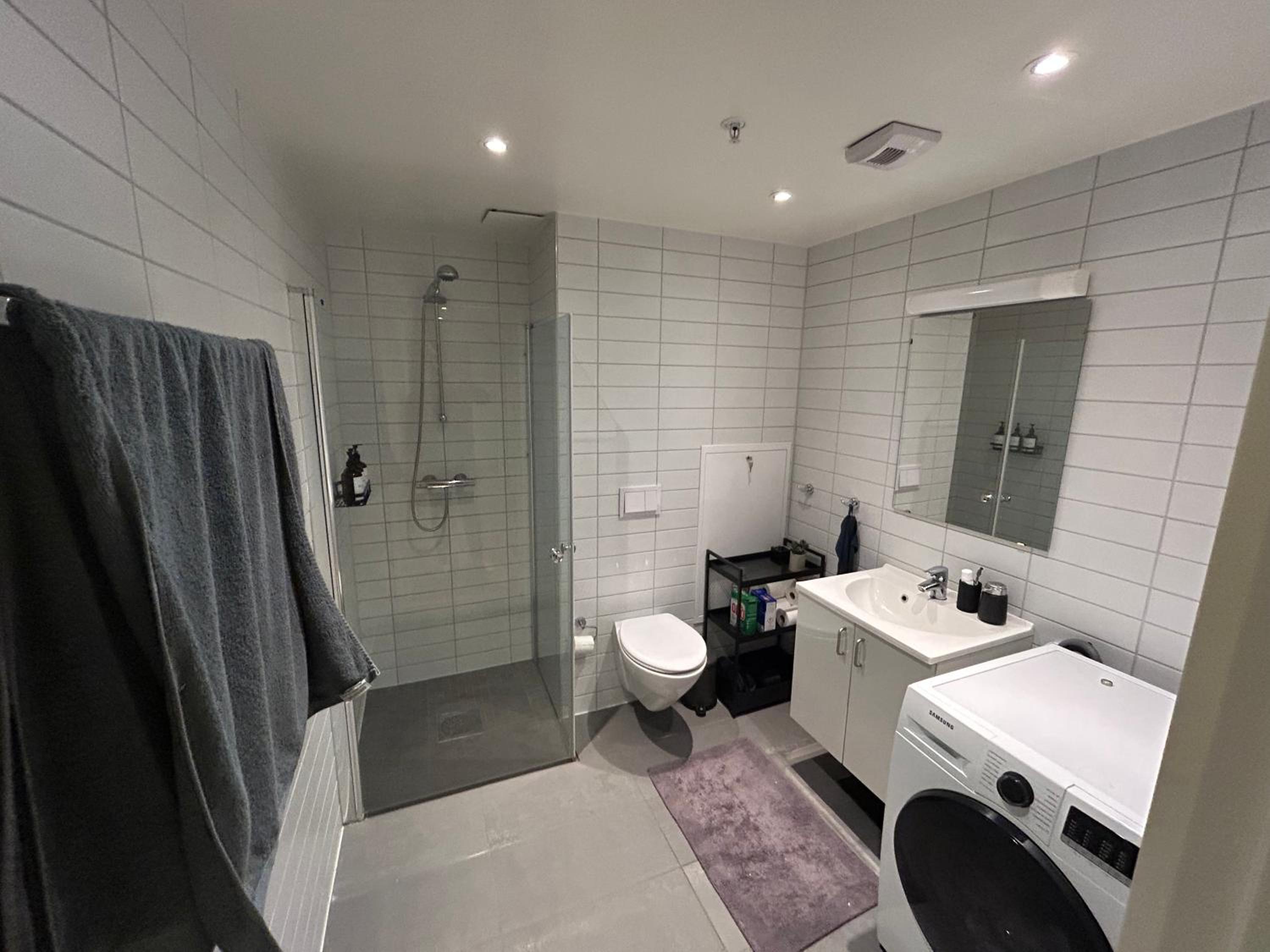Modern Room in shared apartment with a Beautiful Private Balcony view 3