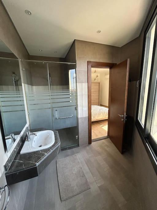 ZEN stays Elegant 2BR Lakeview
