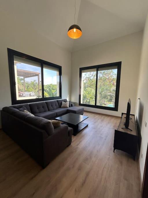 ZEN stays Elegant 2BR Lakeview