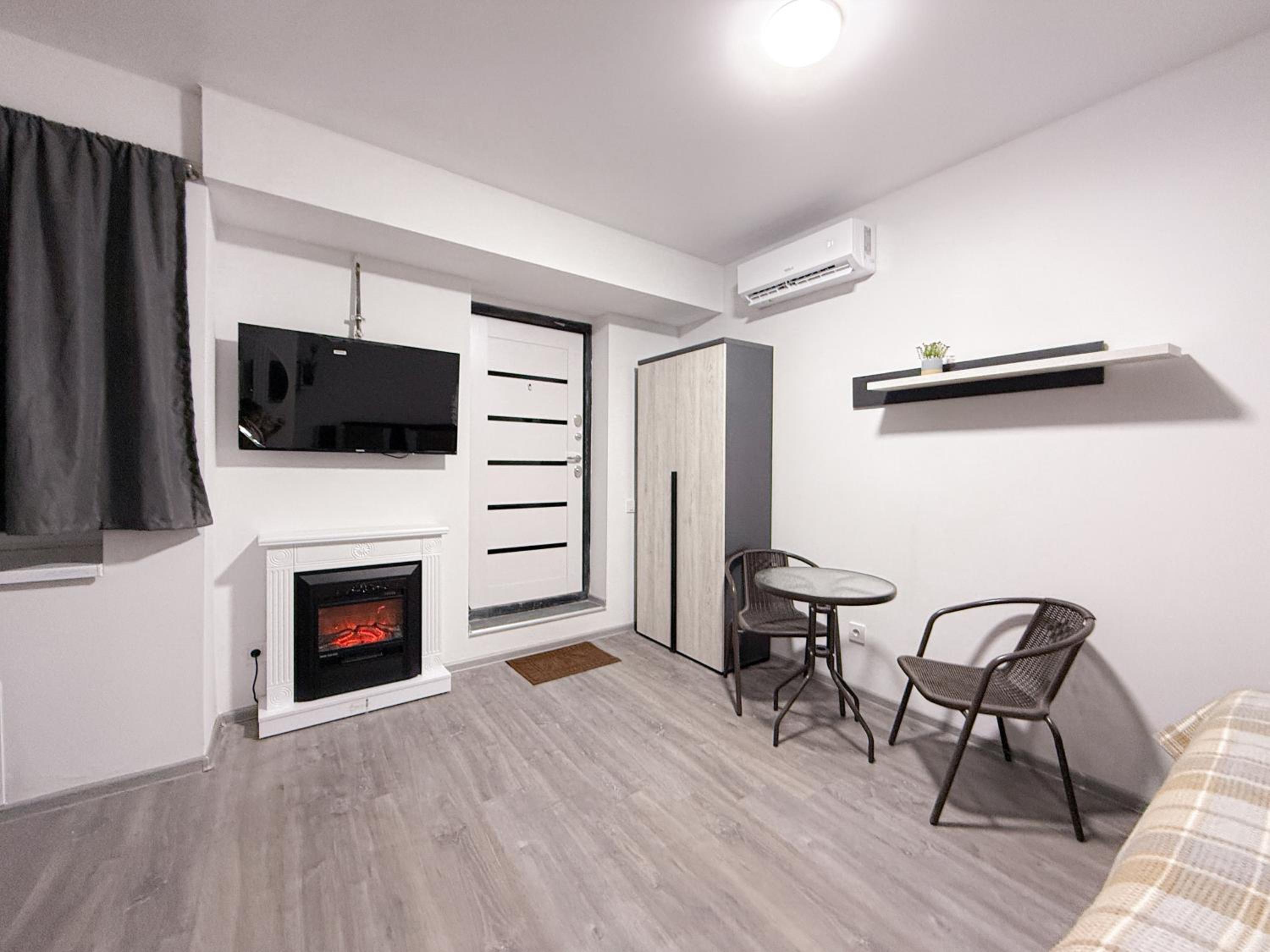 RentHouse Apartments-Old Town Studio #2 view 3