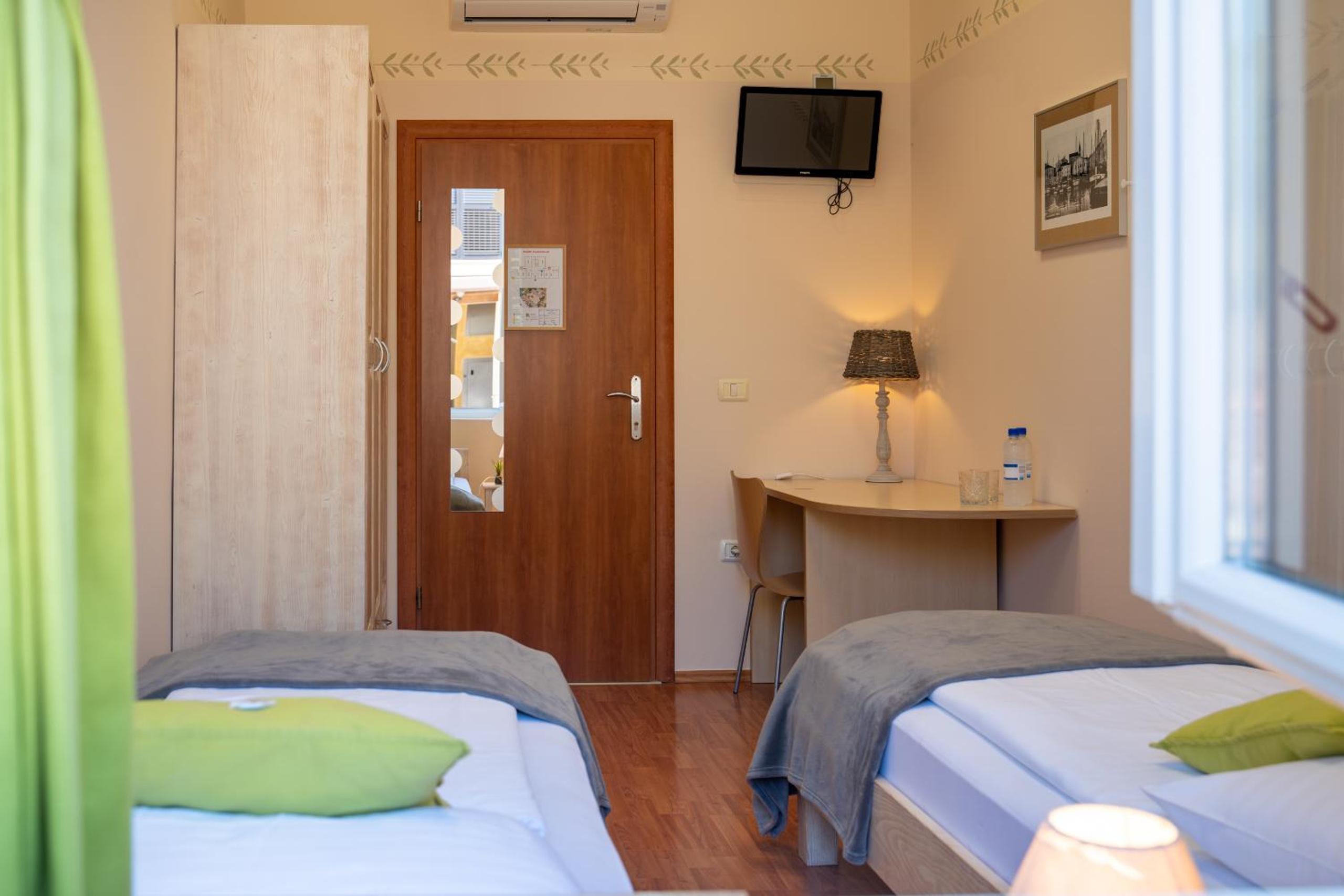 Guesthouse Stara šola Korte - Oleander Resort