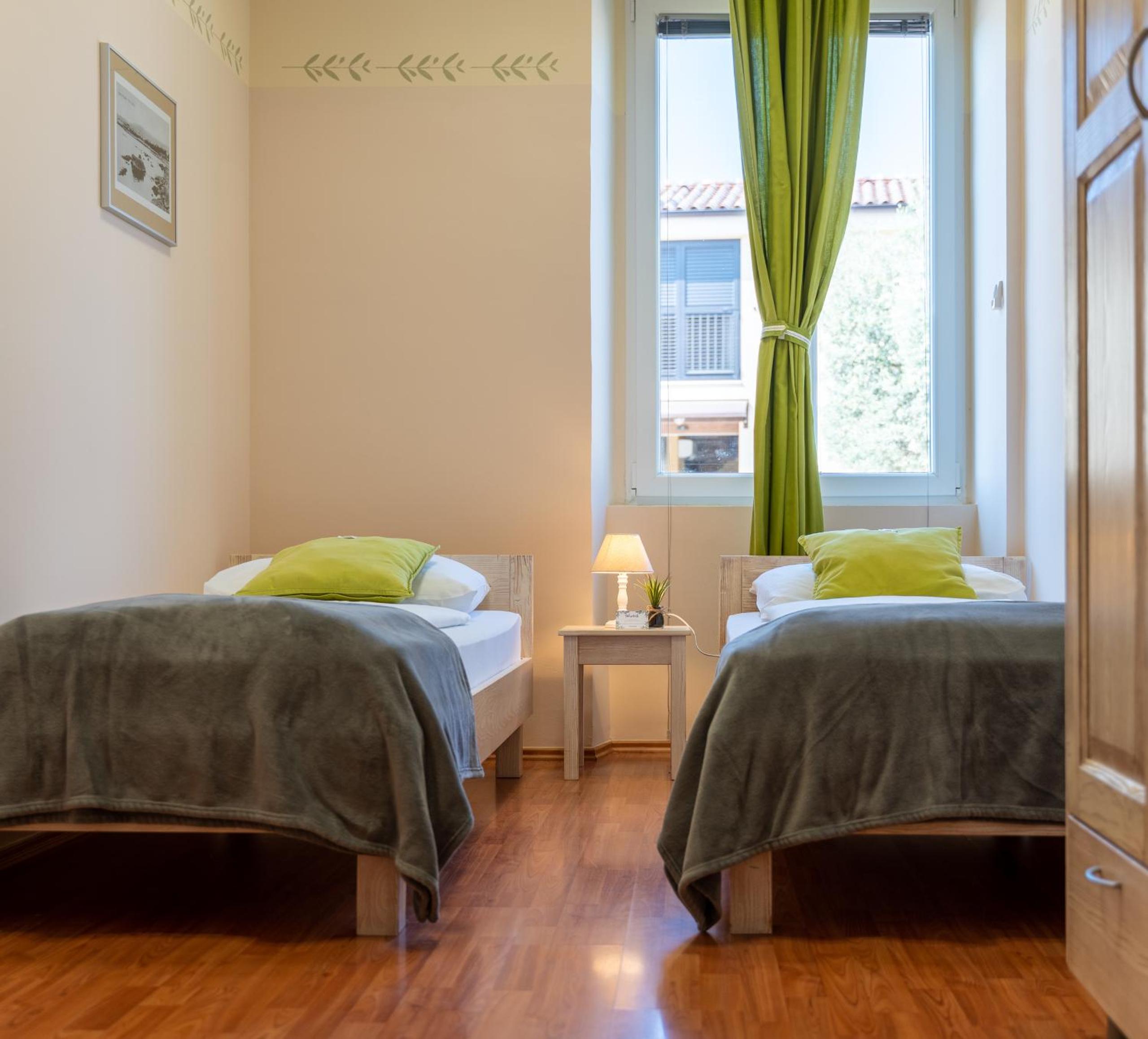 Guesthouse Stara šola Korte - Oleander Resort