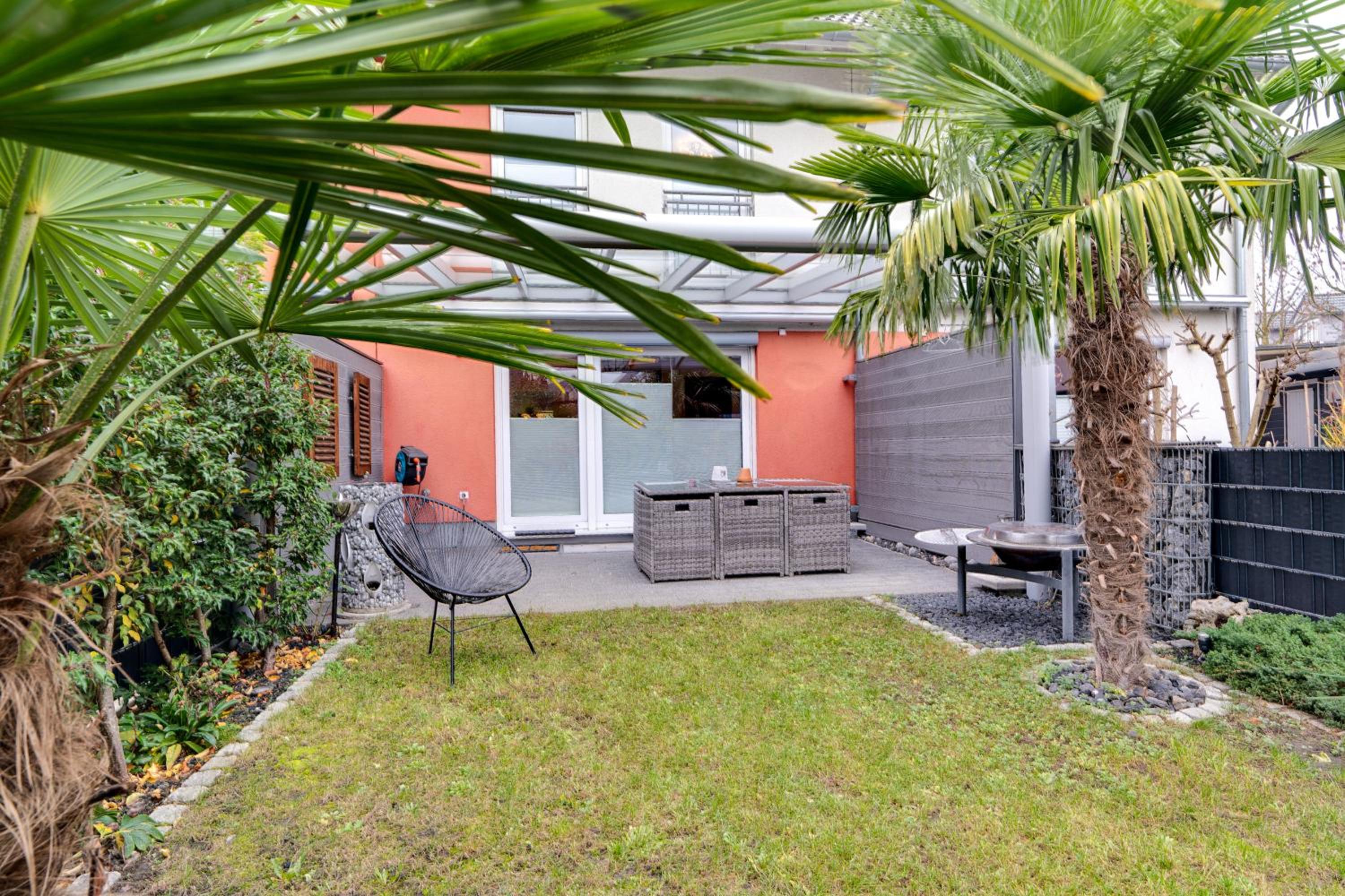 Köln-Pulheim Saphier Haus I15 min Köln Messe Lanxess I 180m2 über 4 Level I Komfort I P I Palmengarten I Babybett view 5