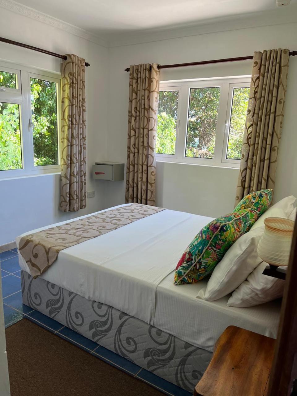 Cavern Apartments photo 3