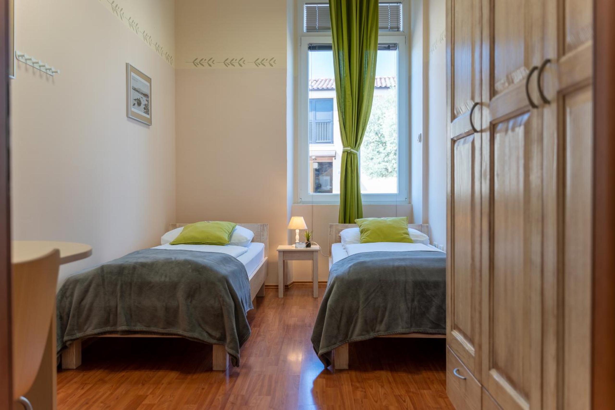 Guesthouse Stara šola Korte - Oleander Resort