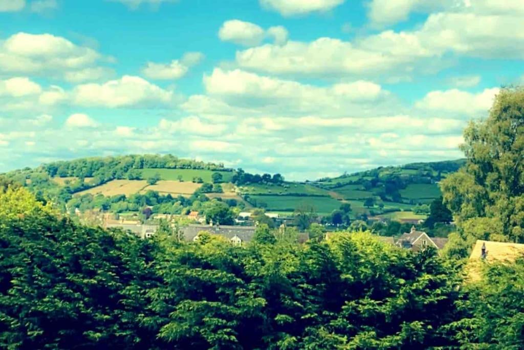 Cuckoo Penn Hideaway - Luxury Cotswold Retreat view 2