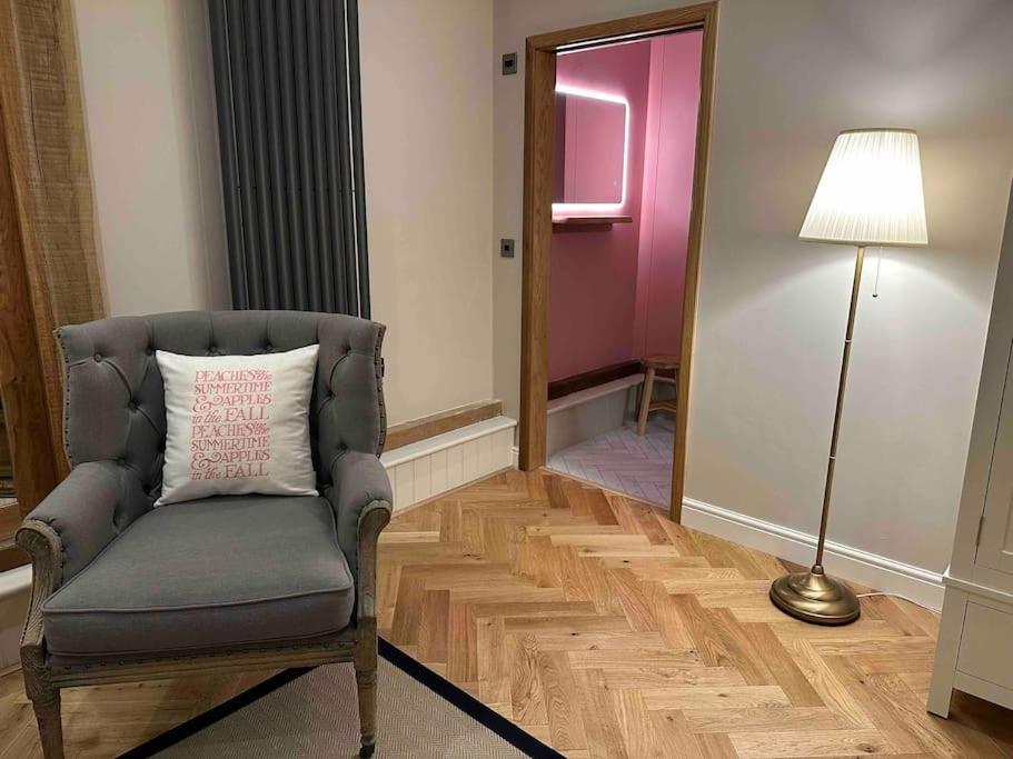 Cuckoo Penn Hideaway - Luxury Cotswold Retreat view 3