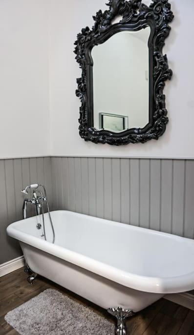Countryside Barn Conversion 'All Saints Barn'