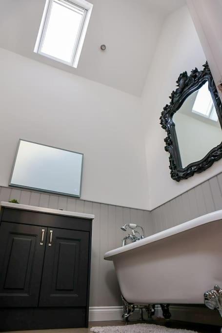 Countryside Barn Conversion 'All Saints Barn'