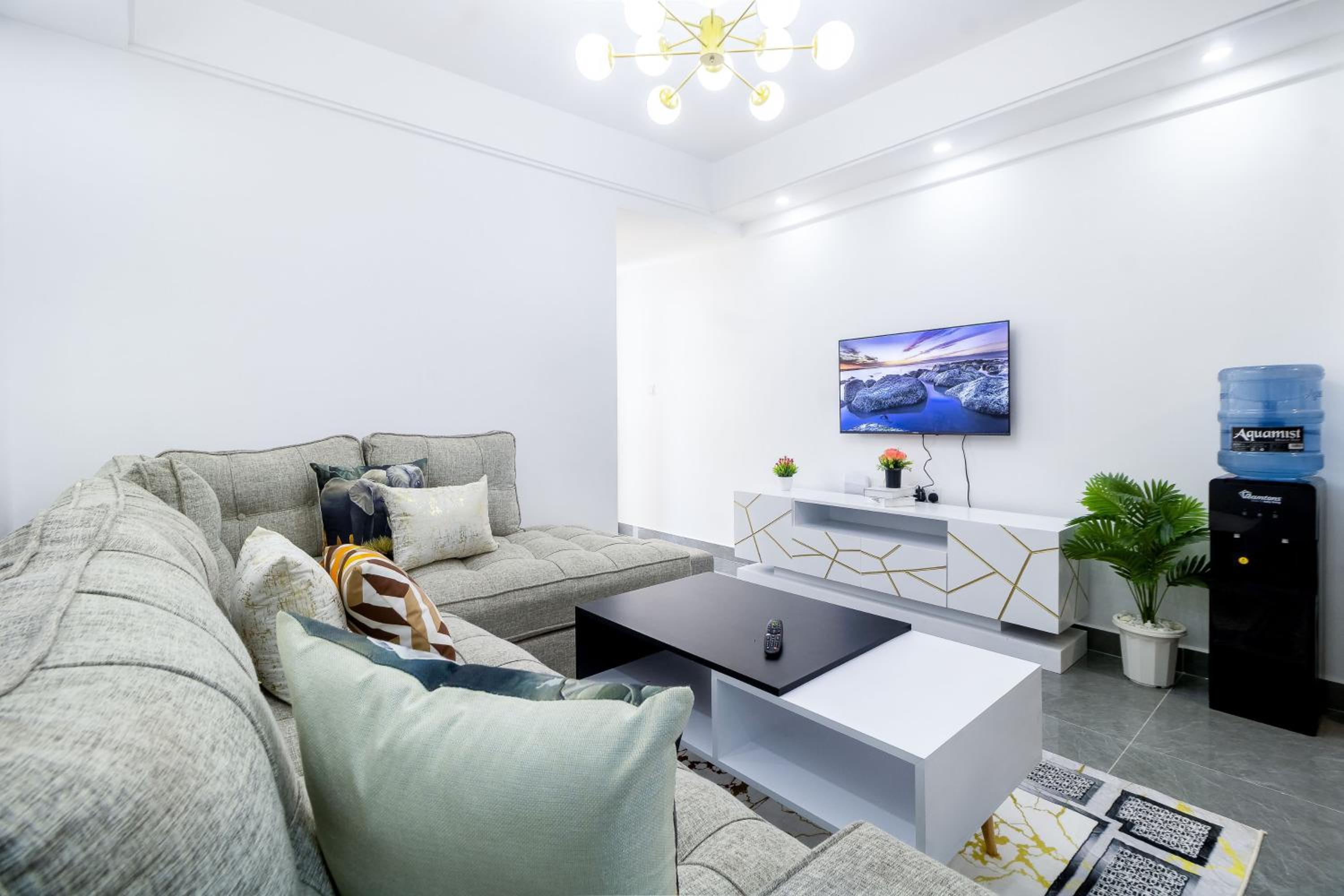 1BR in kilimani with Gym &Pool view 3