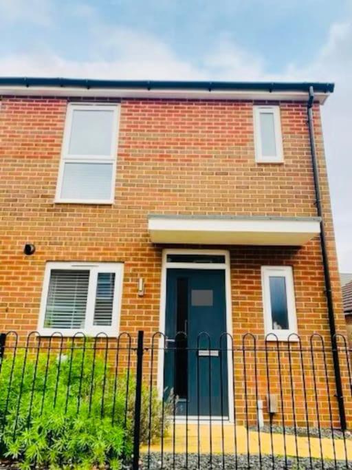 Stylish 3 Bed Semi Trentham Stoke on Trent view 4