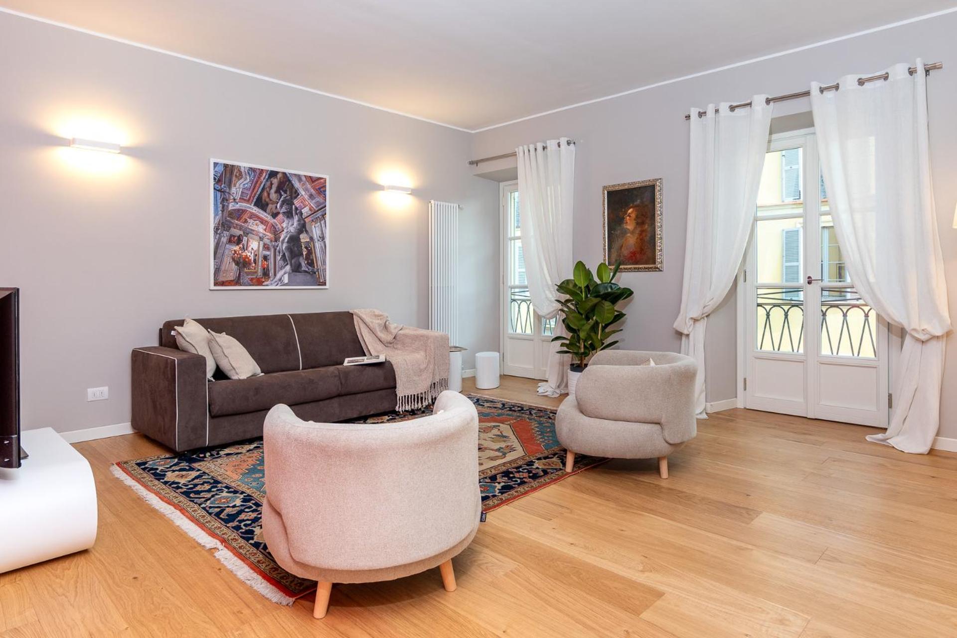 Luxurious & Spacious Flats in Duomo