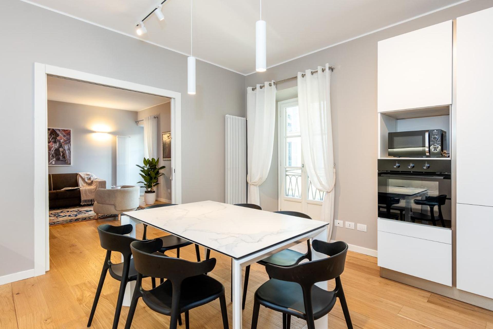 Luxurious & Spacious Flats in Duomo