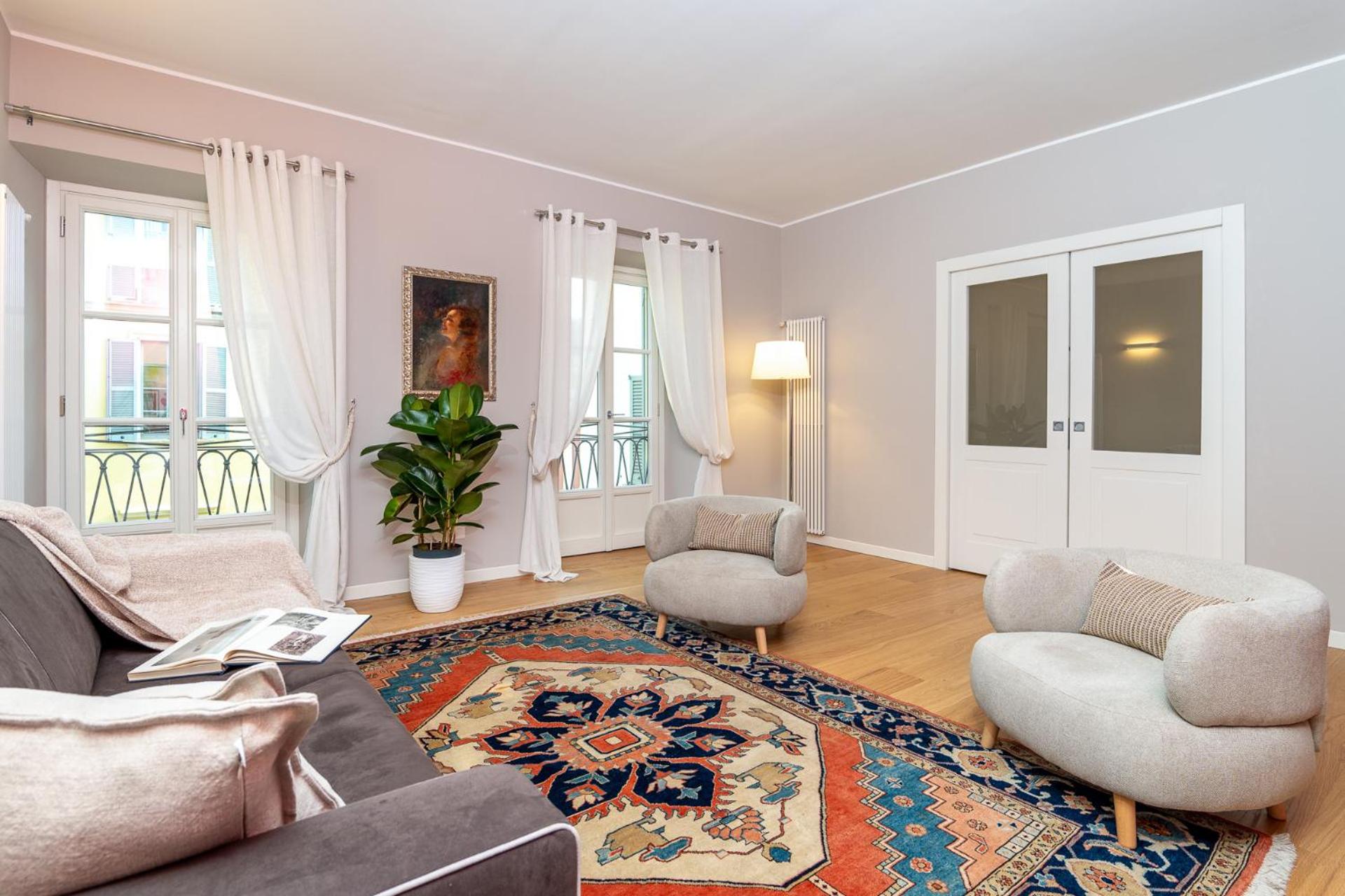Luxurious & Spacious Flats in Duomo