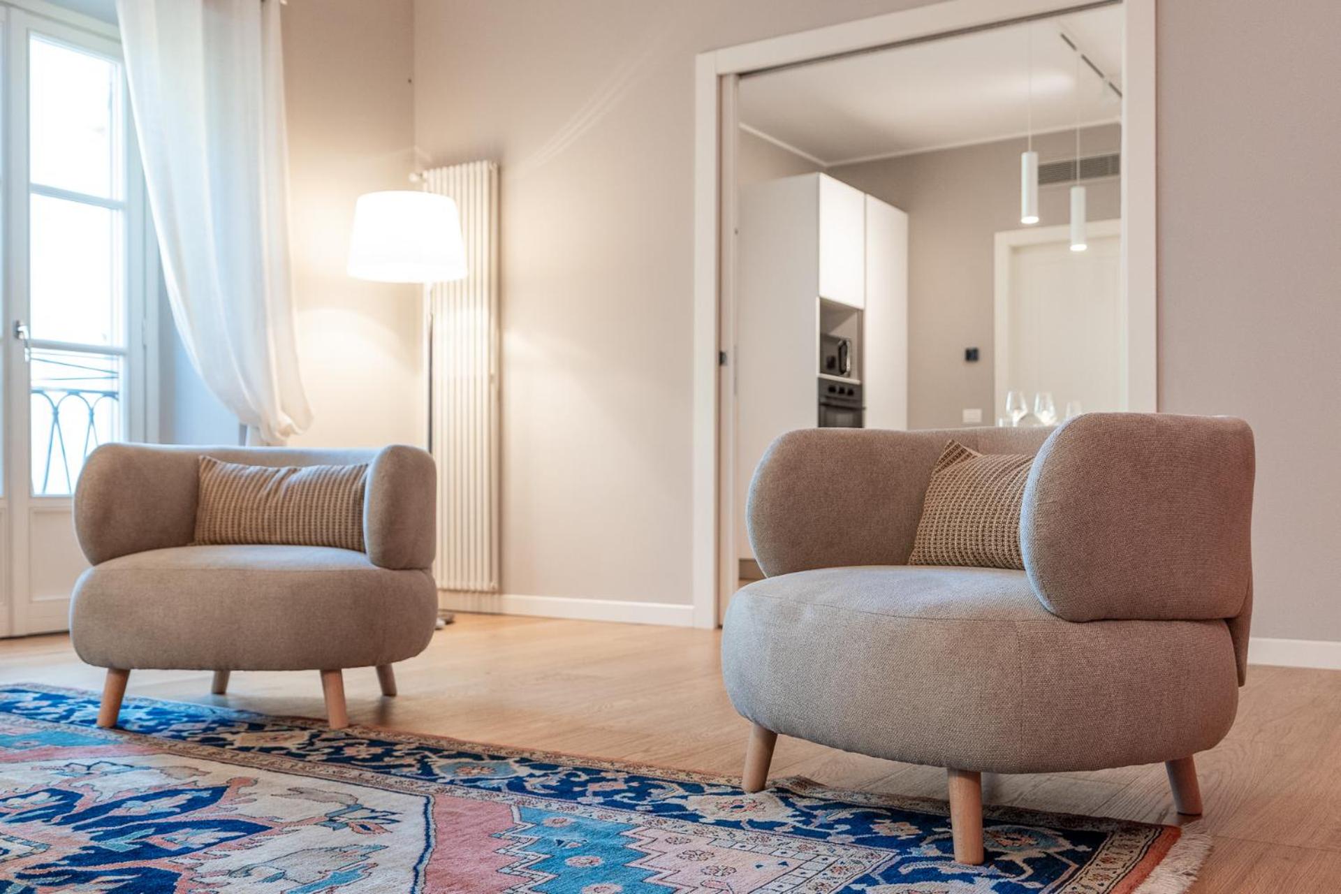 Luxurious & Spacious Flats in Duomo