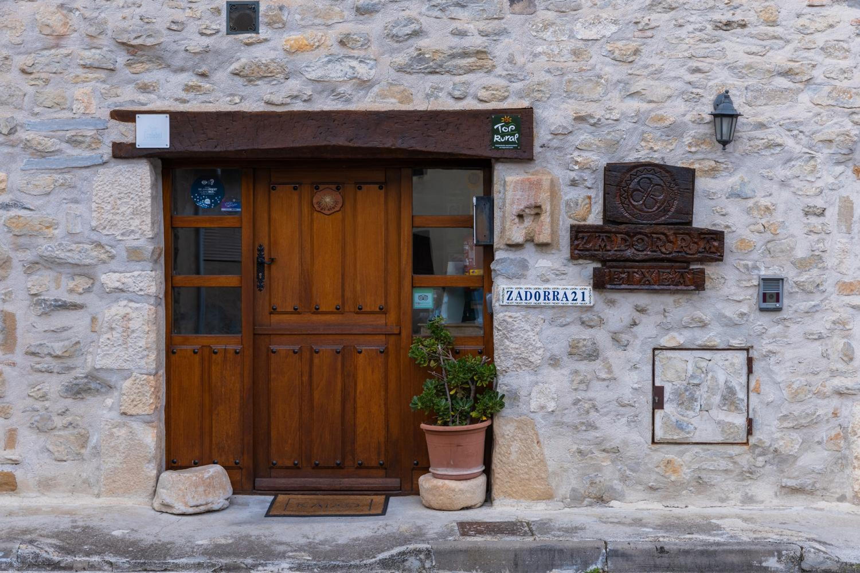 Zadorra Etxea Casa