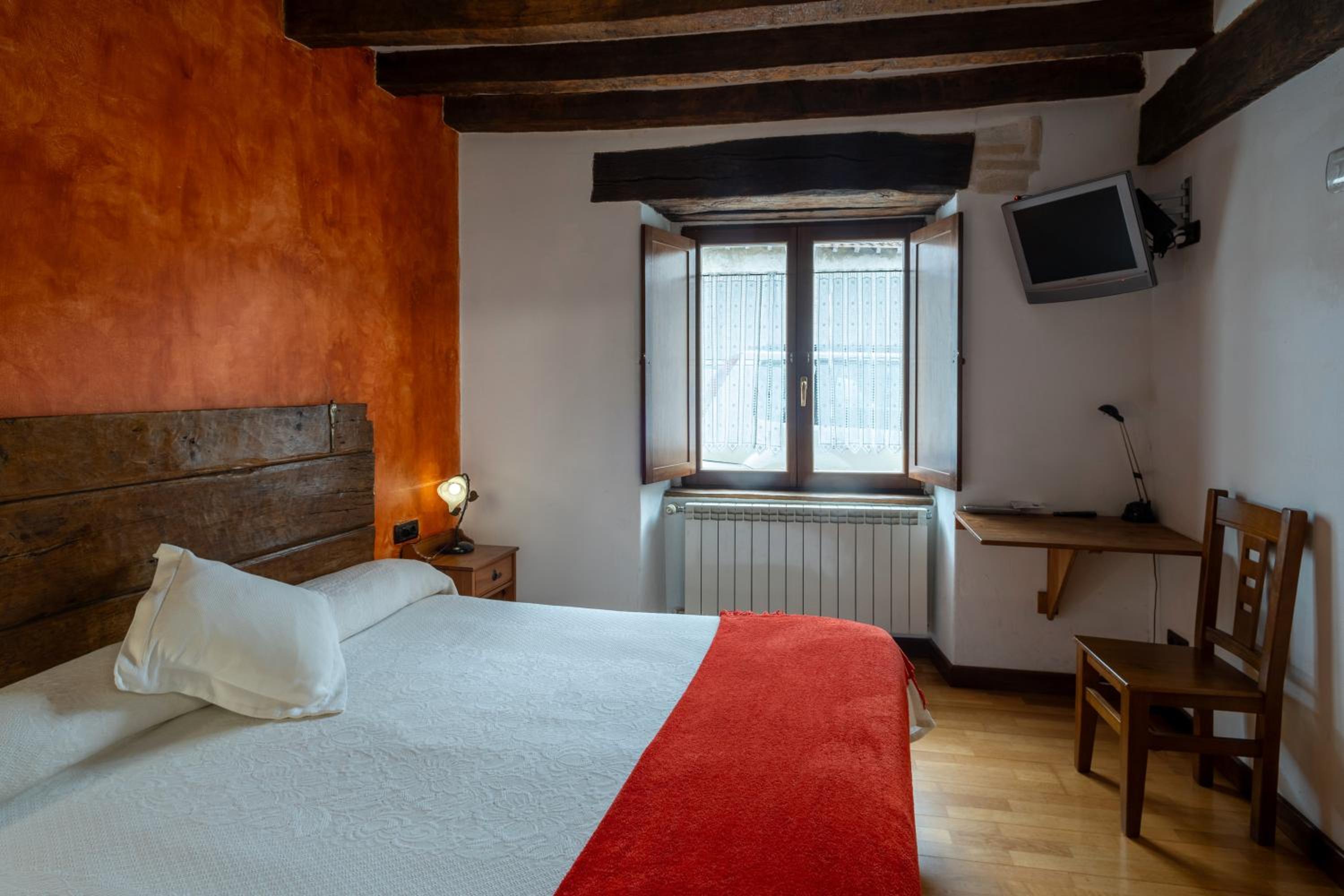 Zadorra Etxea Casa