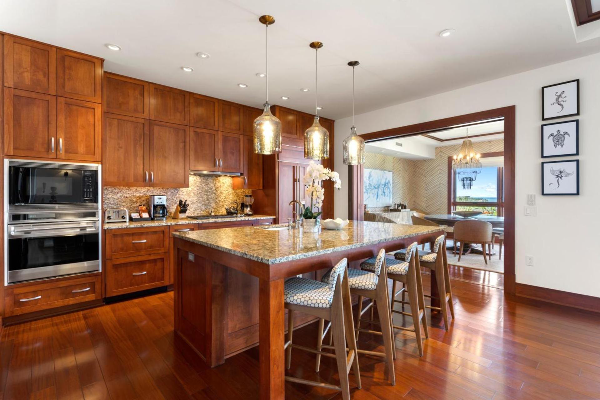 KBM Resorts: Hale Kapalua At Montage Kapalua Bay Includes Daily Housekeeping Spa Rental Car