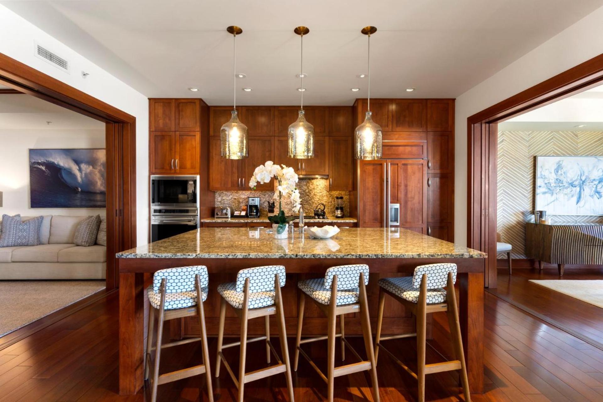KBM Resorts: Hale Kapalua At Montage Kapalua Bay Includes Daily Housekeeping Spa Rental Car