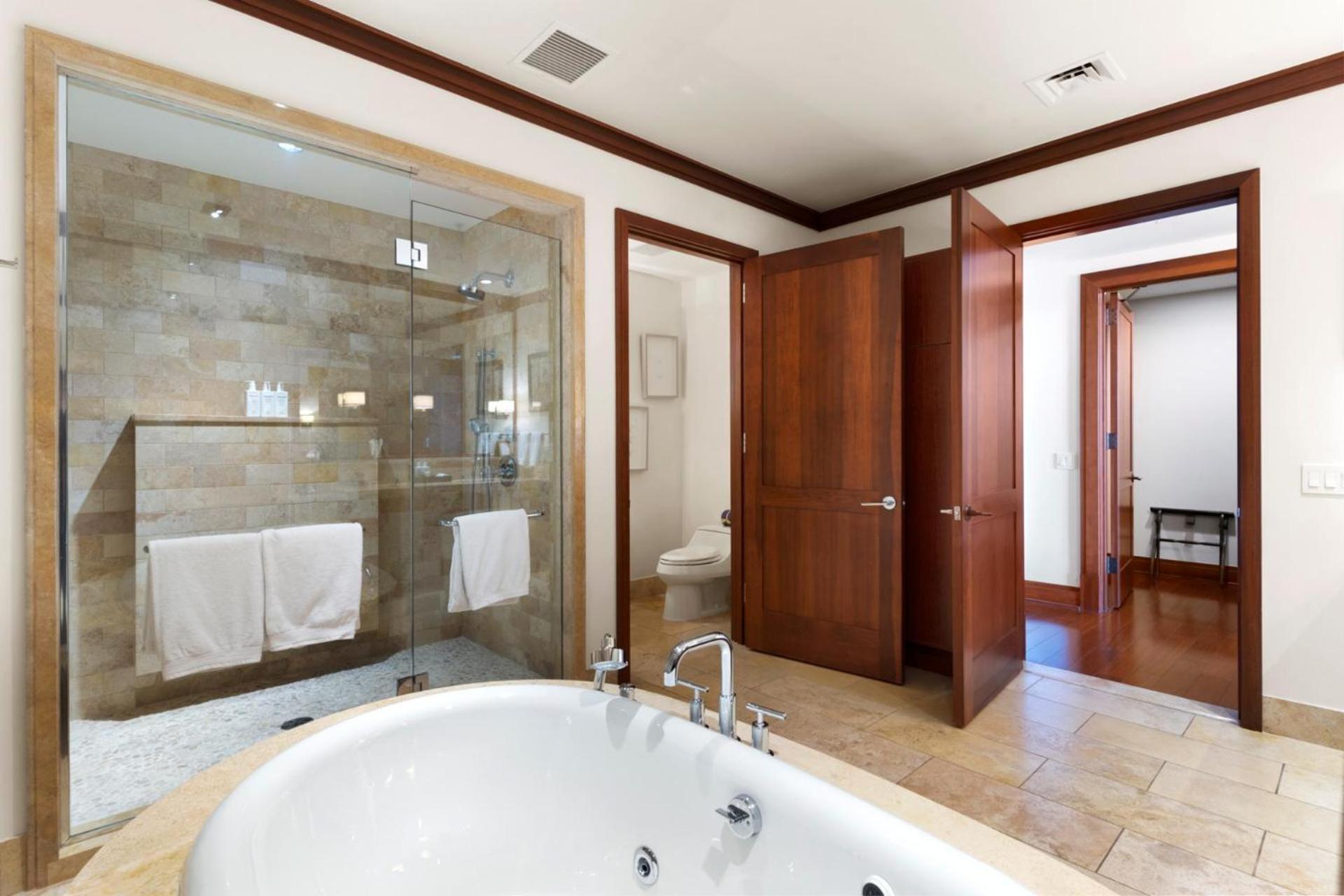 KBM Resorts: Hale Kapalua At Montage Kapalua Bay Includes Daily Housekeeping Spa Rental Car
