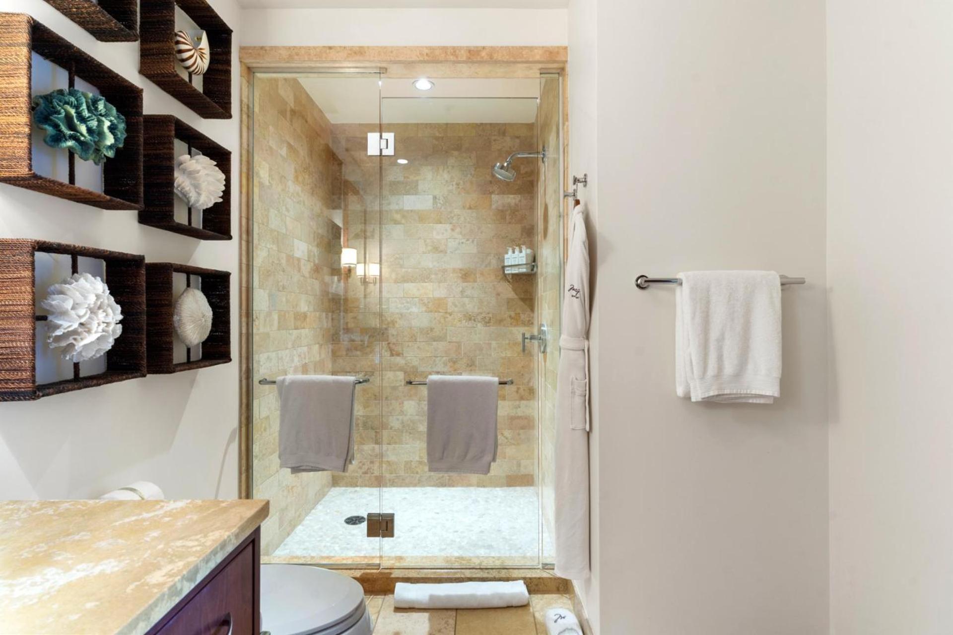 KBM Resorts: Hale Kapalua At Montage Kapalua Bay Includes Daily Housekeeping Spa Rental Car