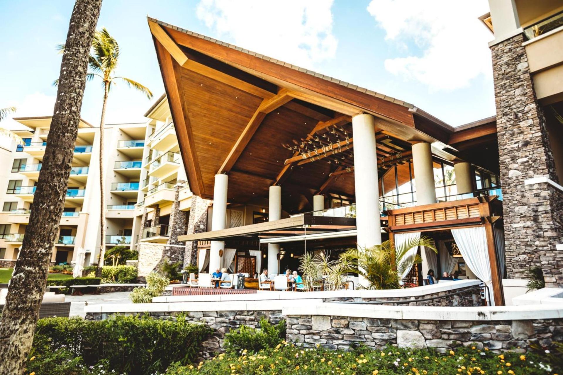 KBM Resorts: Hale Kapalua At Montage Kapalua Bay Includes Daily Housekeeping Spa Rental Car