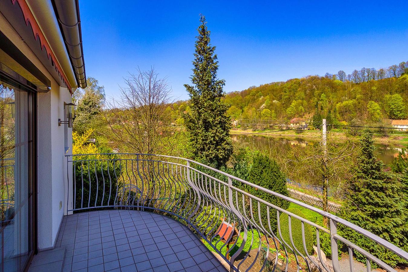 Elbvilla Pirna mit Sauna und Kamin mit privatem Zugang zur Elbe view 2