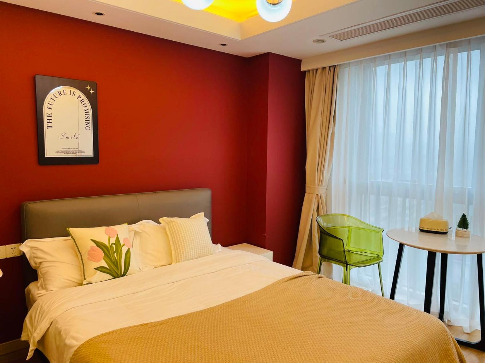 Shanghai Lerongju Boutique Apartment Metro Line 8 20meter