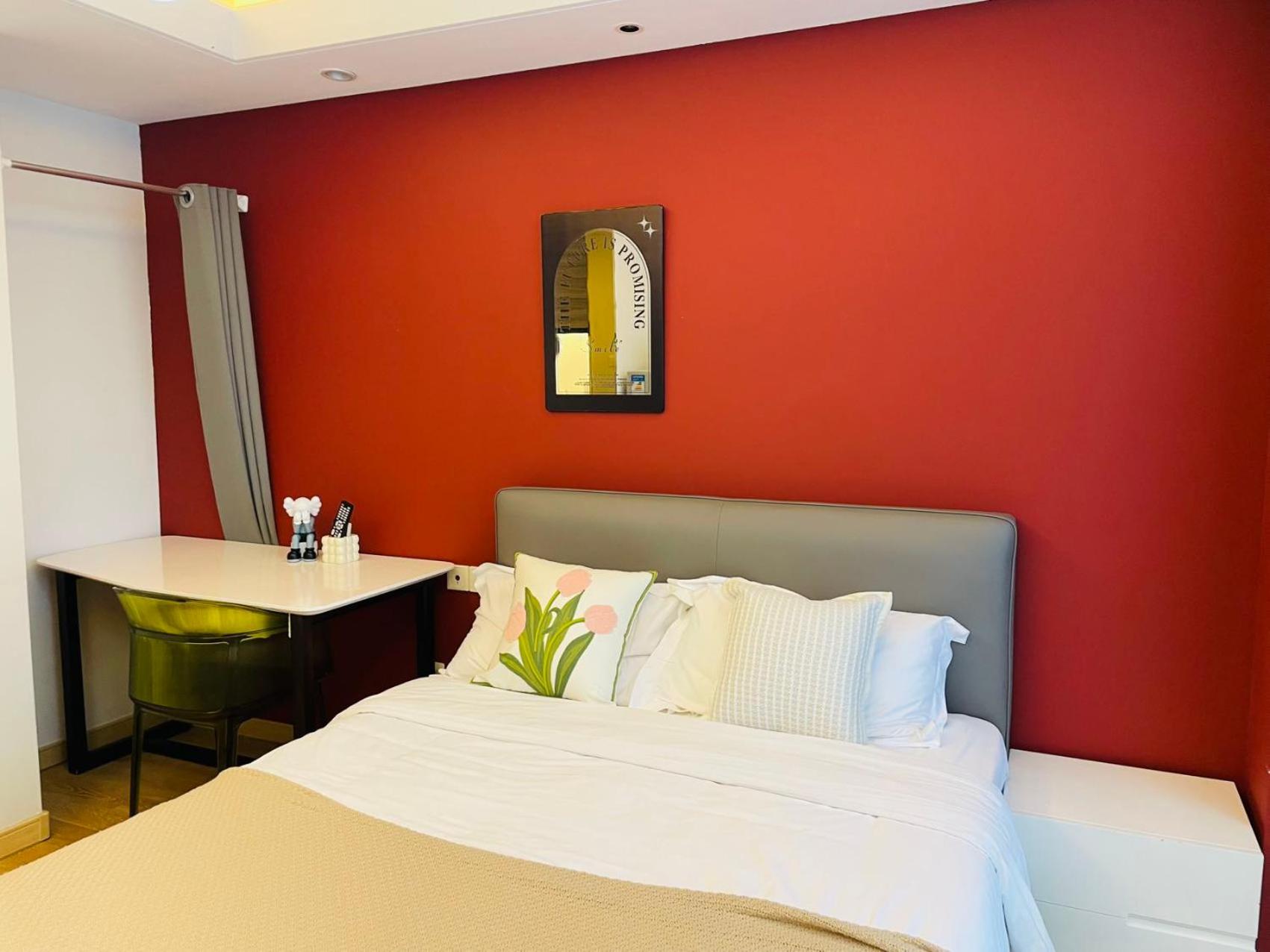 Shanghai Lerongju Boutique Apartment Metro Line 8 20meter
