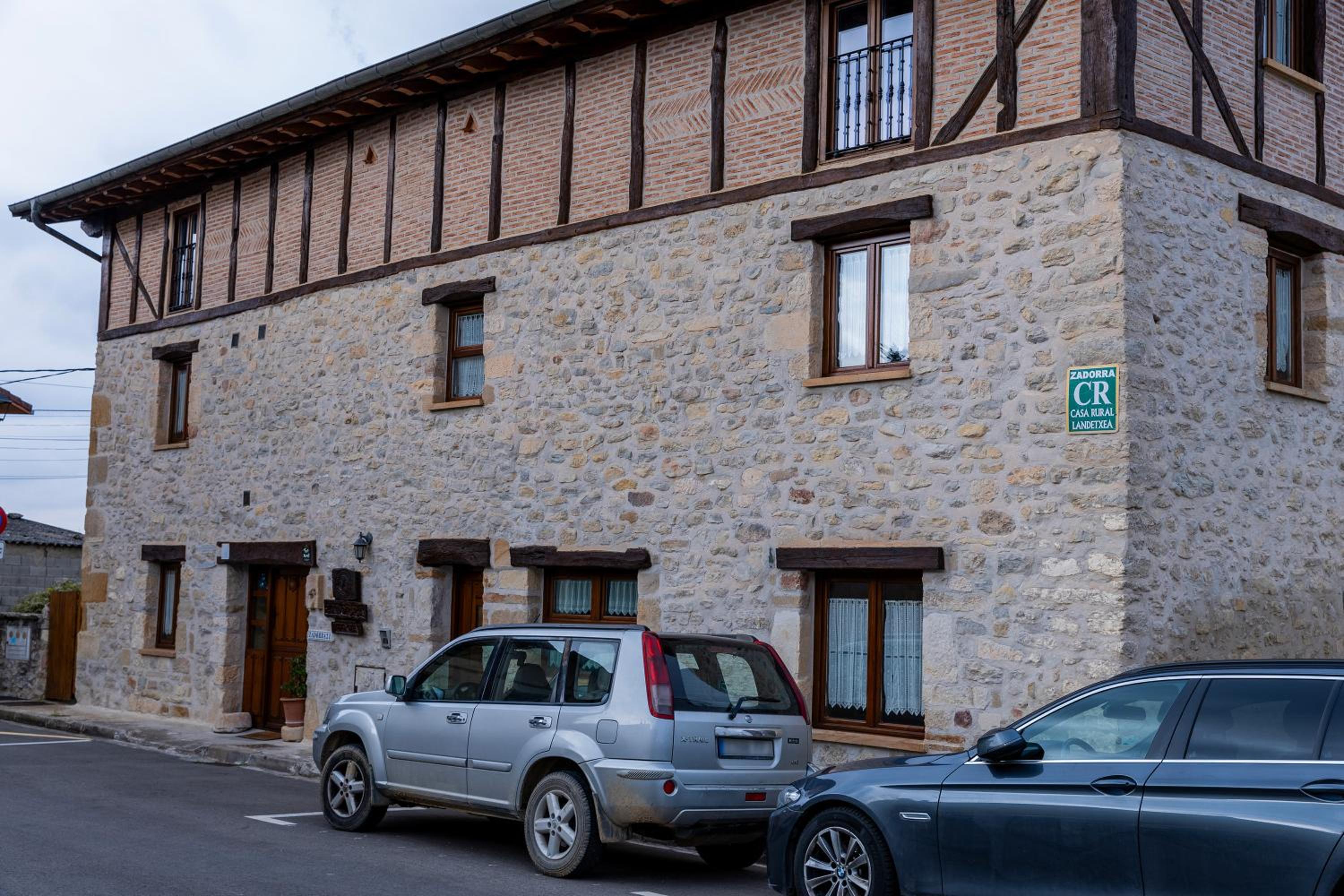 Zadorra Etxea Casa