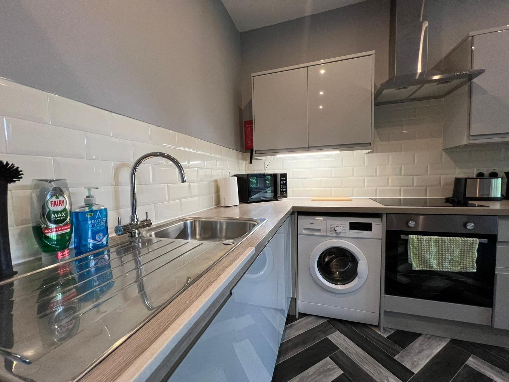 1 bed Apt close to Leeds Arena Sleeps up to 4 people F3 view 5