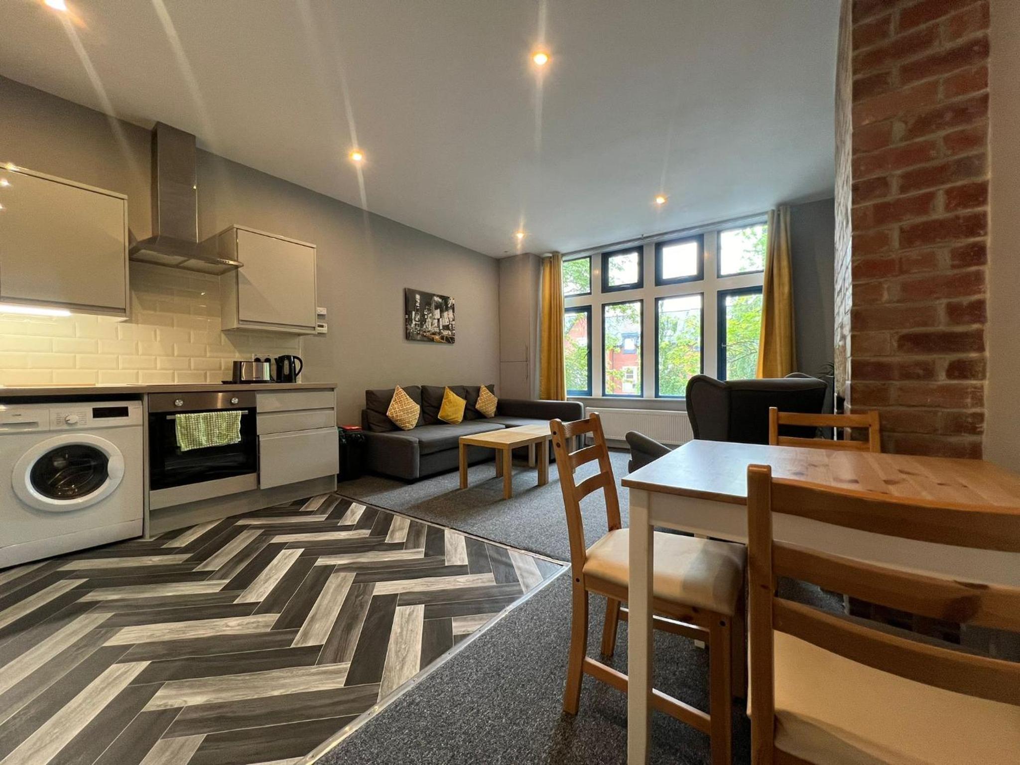 1 bed Apt close to Leeds Arena Sleeps up to 4 people F3 view 4