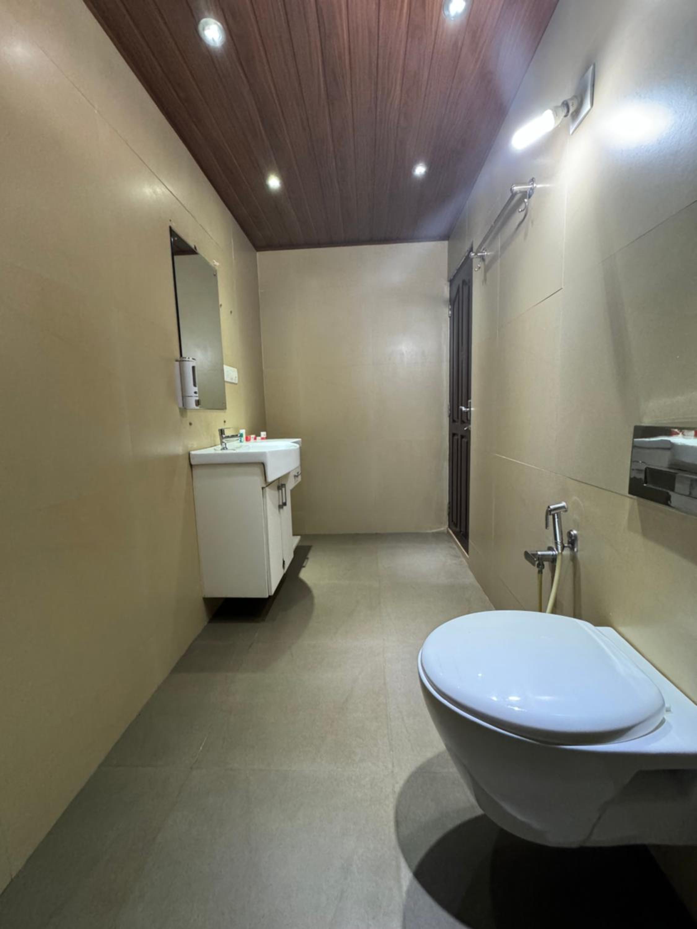 Theeram Riverside Holiday Home