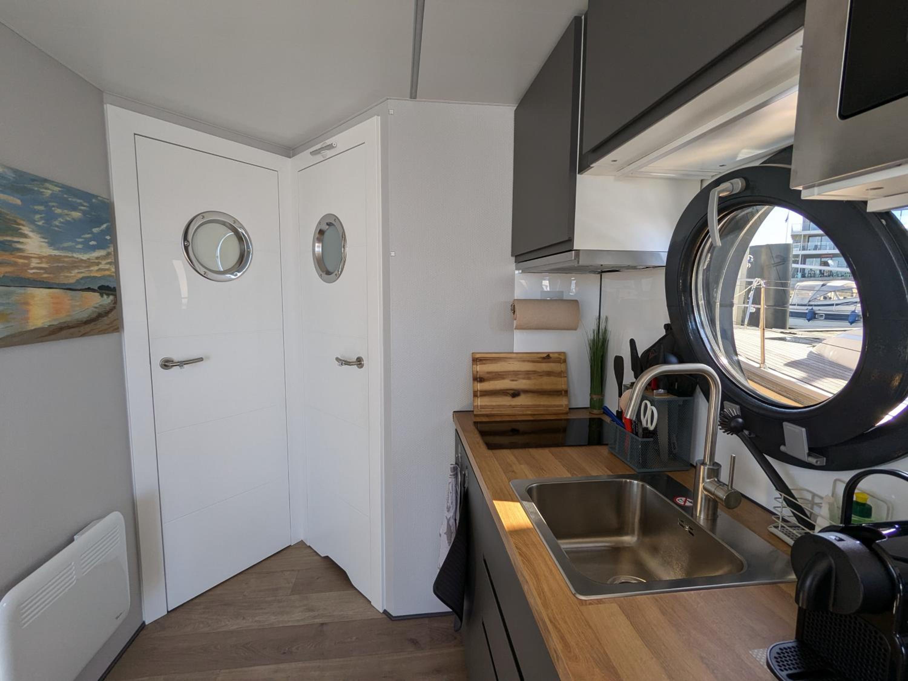 Hausboot Fjord Stella - Solarboot mit Biosauna in Wendtorf