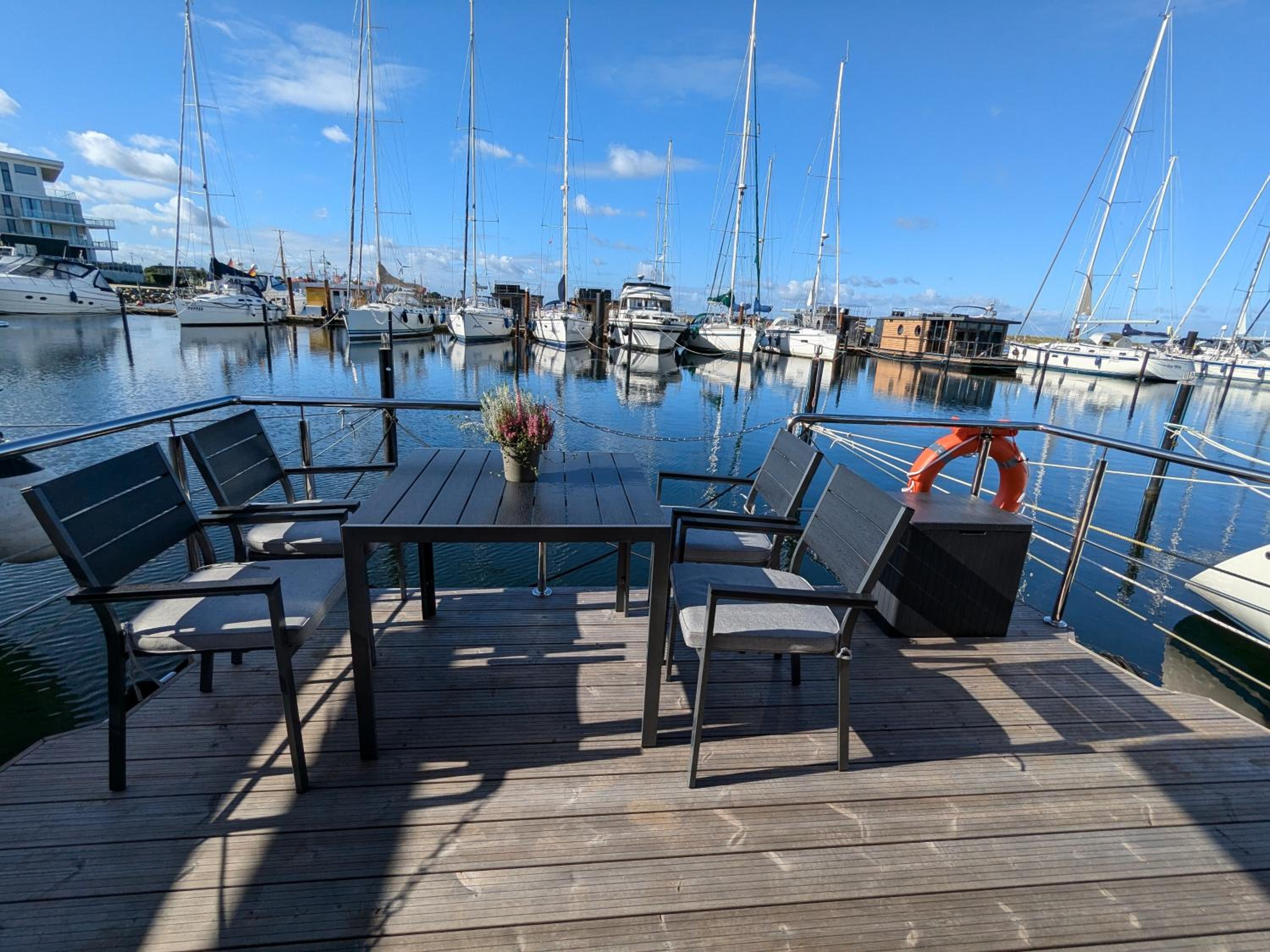 Hausboot Fjord Stella - Solarboot mit Biosauna in Wendtorf