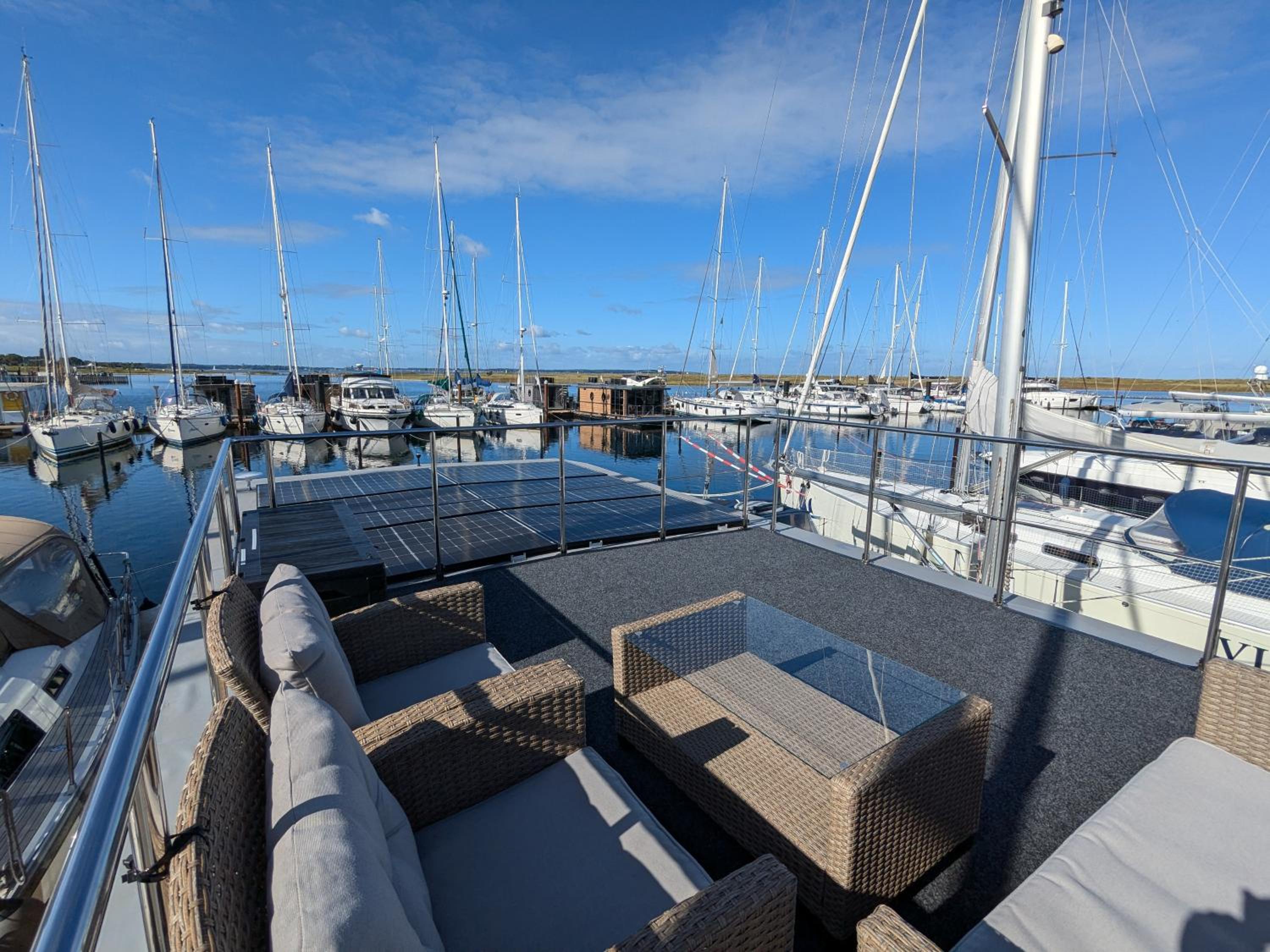 Hausboot Fjord Stella - Solarboot mit Biosauna in Wendtorf