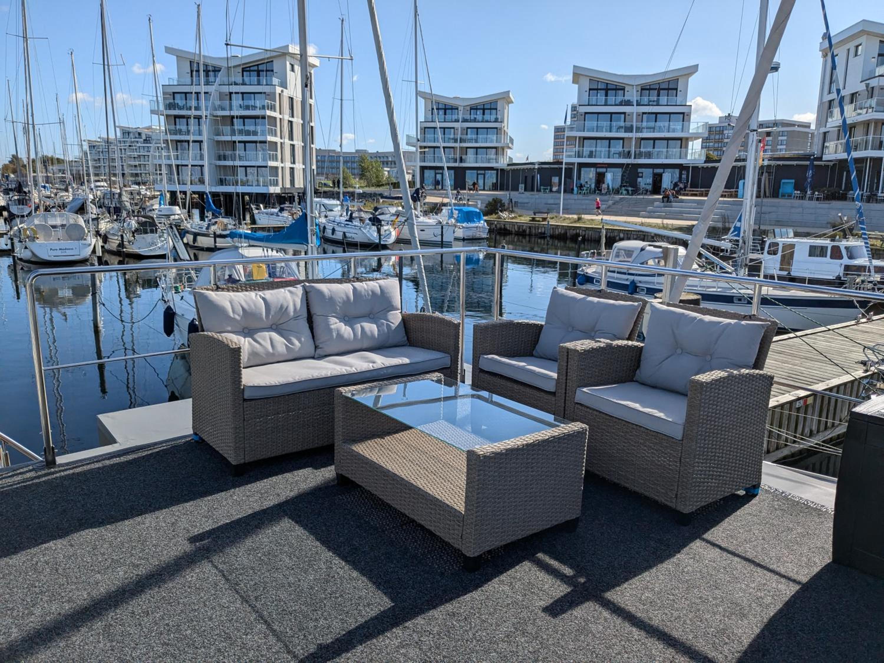 Hausboot Fjord Stella - Solarboot mit Biosauna in Wendtorf