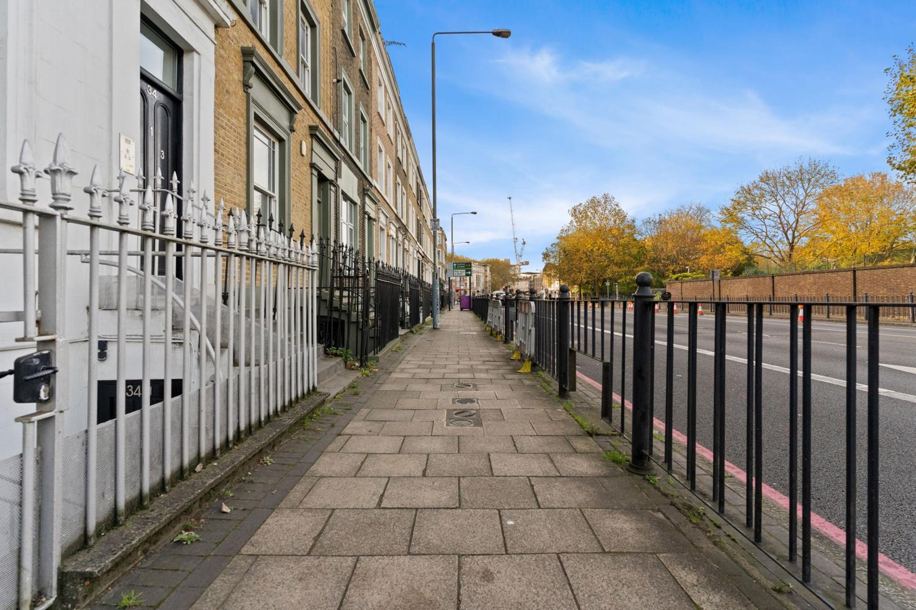 Cozy Split-Level Studio By LiveStay Short Lets & Serviced Accommodation London