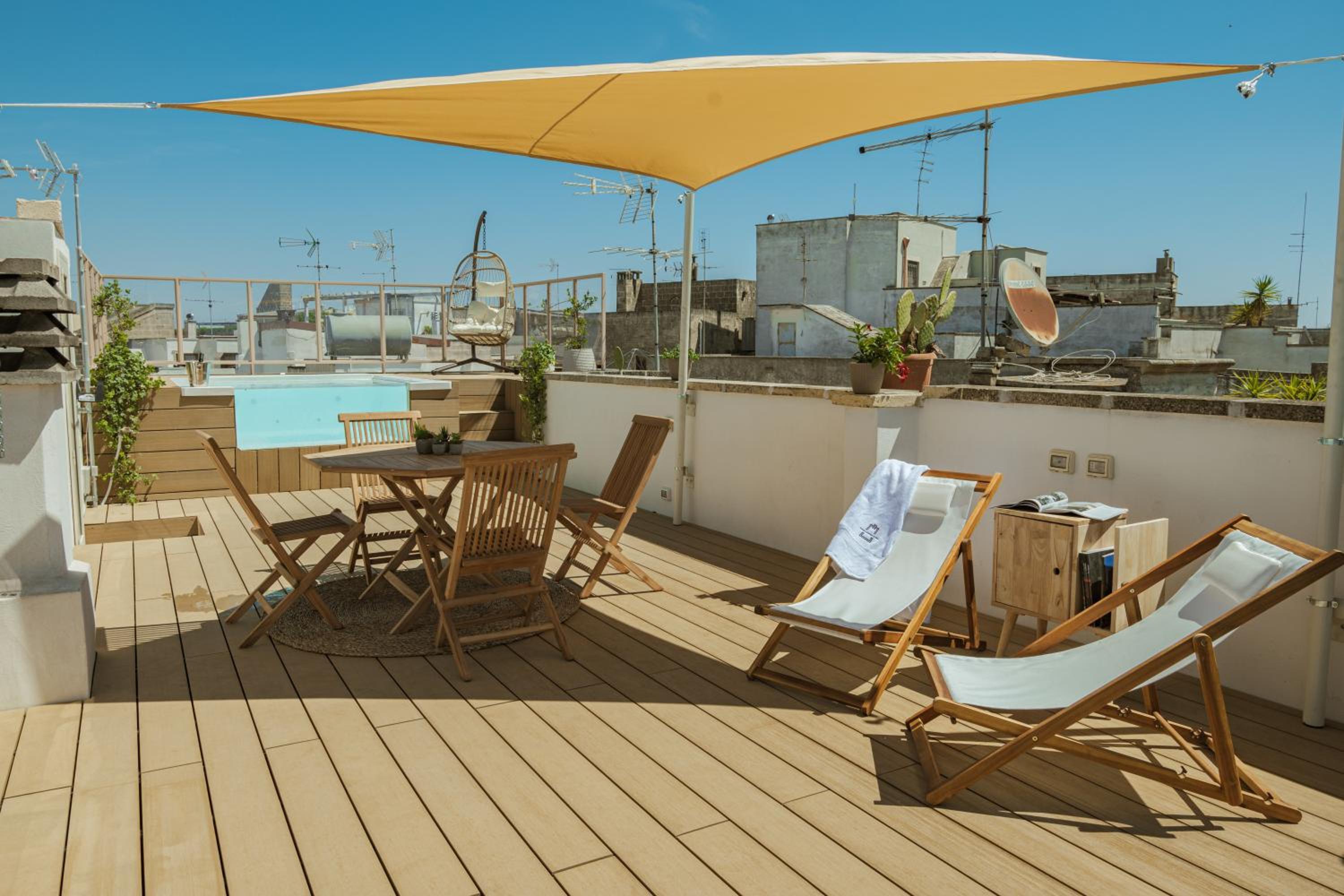 GUACETO APARTMENT Luxury Properthy With pool on the terrace