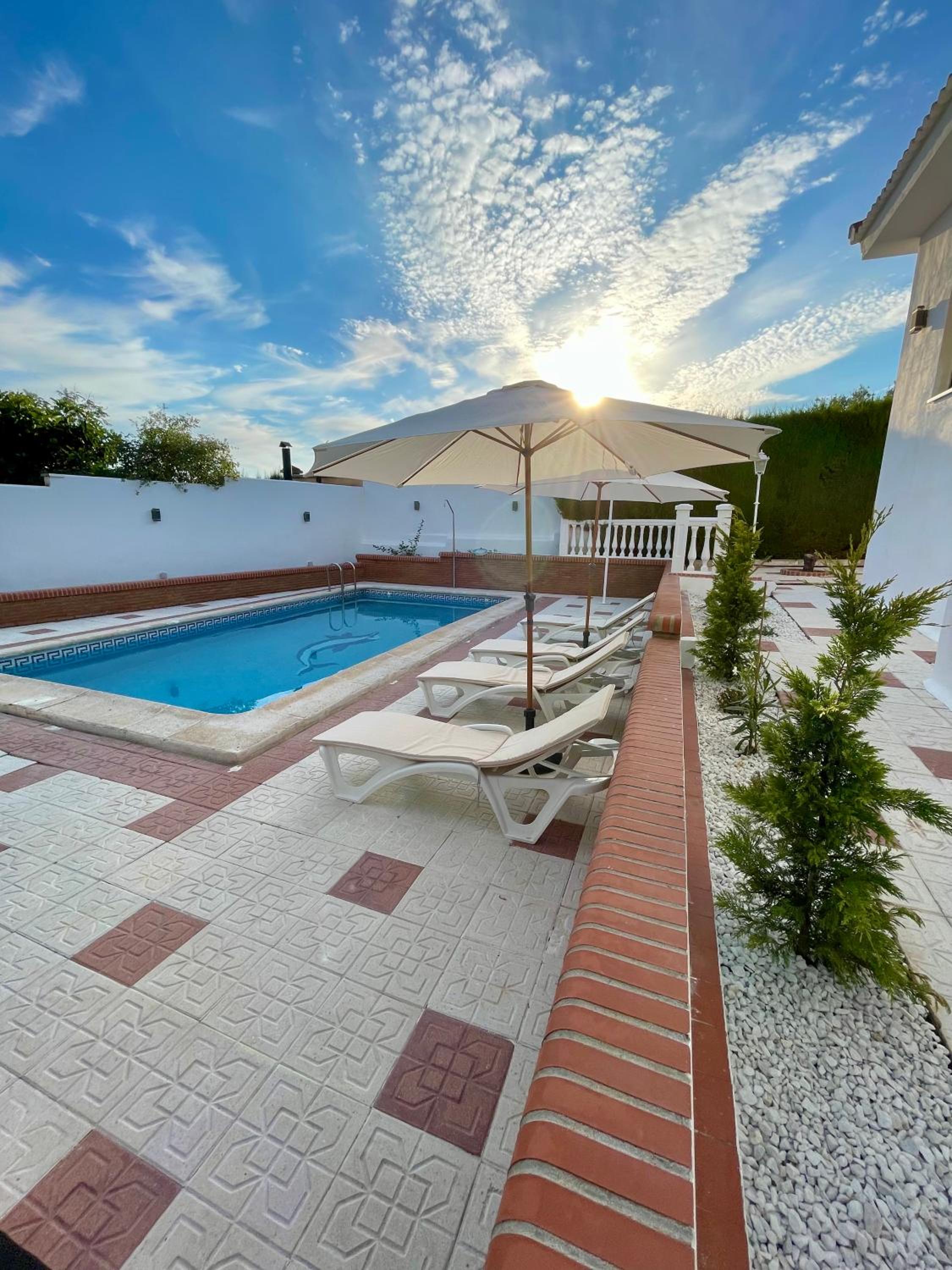 VILLA EXCLUSIVA con Piscina, Jardín y Barbacoa