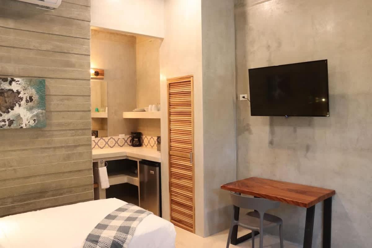 Steps to the Main Surf Break - 6 Bedroom Villa