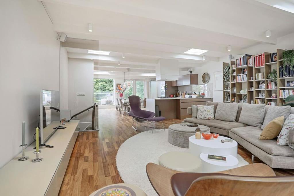 The Elegant Amsterdam Apartment