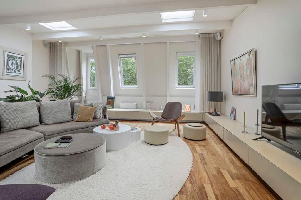 The Elegant Amsterdam Apartment