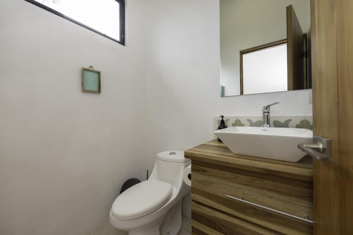 Villa Serenity 6 bedroom - 1 minute to the beach