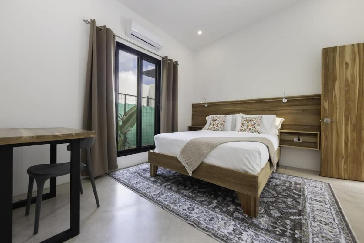 Villa Serenity 6 bedroom - 1 minute to the beach