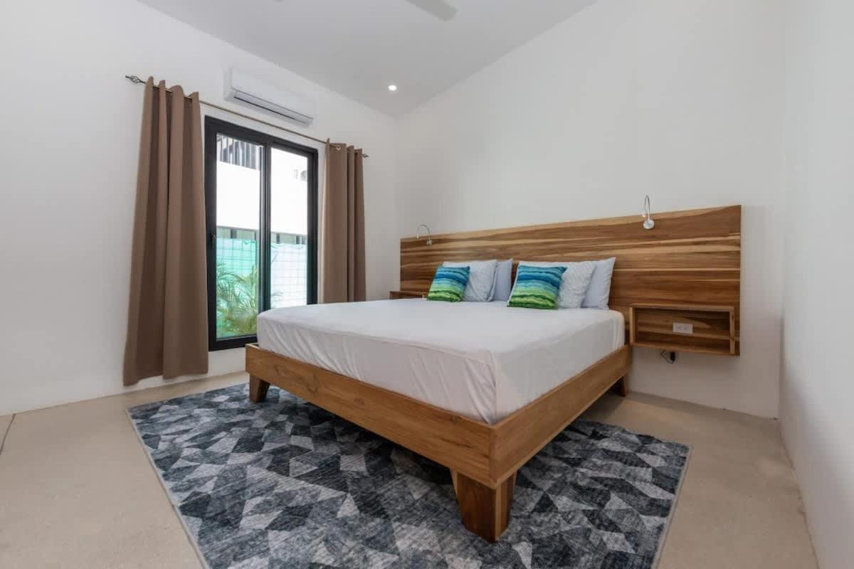 Villa Serenity 6 bedroom - 1 minute to the beach