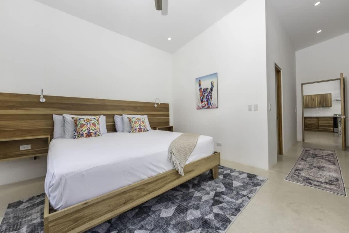 Villa Serenity 6 bedroom - 1 minute to the beach