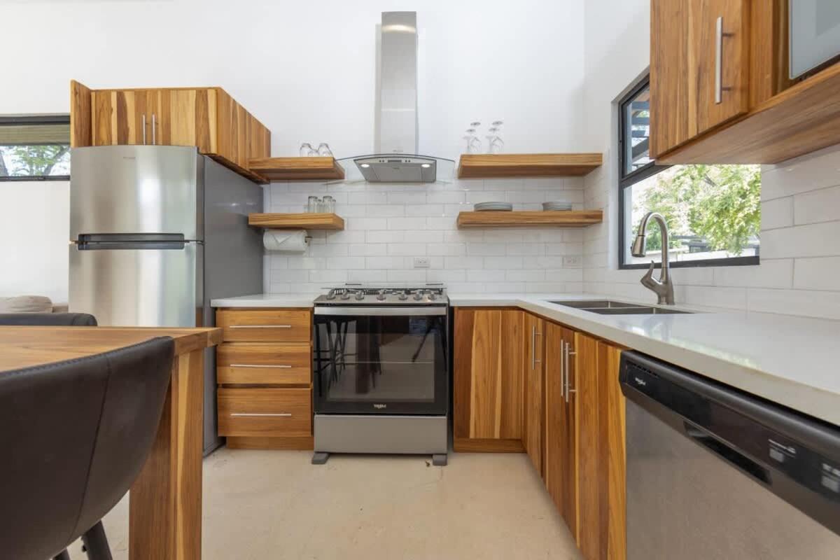 Villa Serenity 6 bedroom - 1 minute to the beach