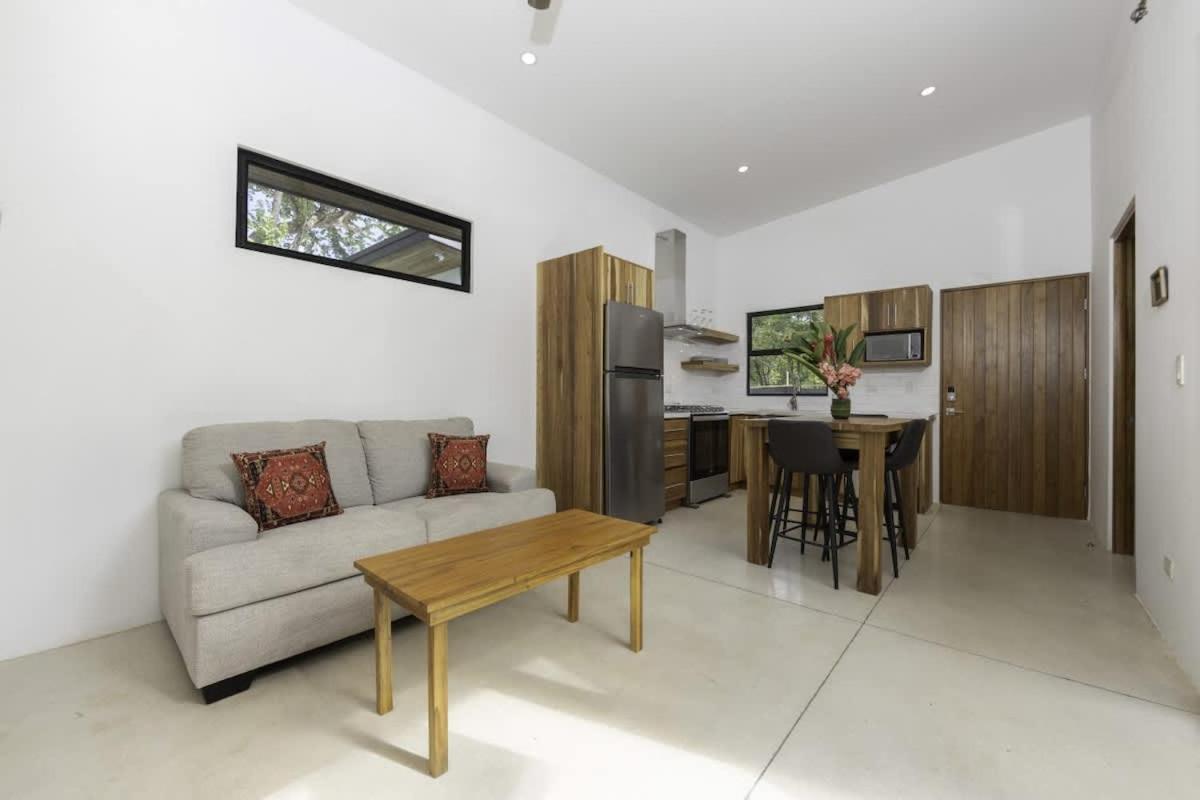Villa Serenity 6 bedroom - 1 minute to the beach